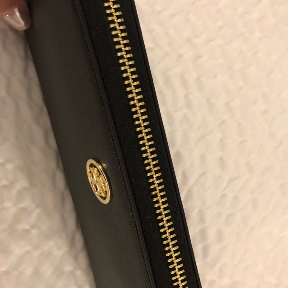🌹🌹Authentic Tory Burch Wallet🌹🌹 - Picture 4 of 5